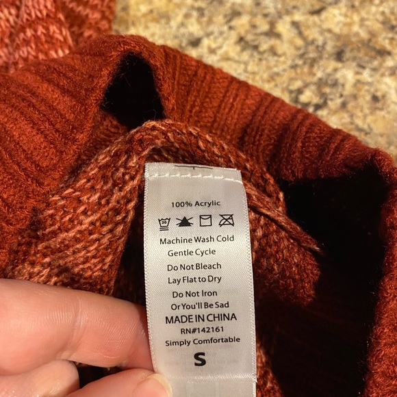 Sweater - Picture 2 of 3